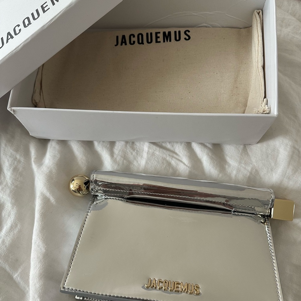 Jacquemus La Petite Pochette Rond Carré Clutch in Silver (small size)